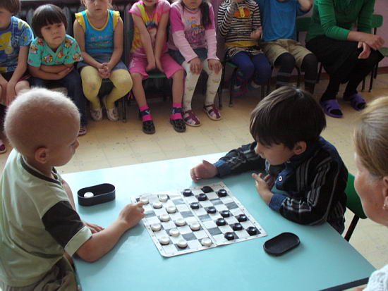 Шашечный турнир с целью определения уровня знаний и творческих способностей среди воспитанников детского сада